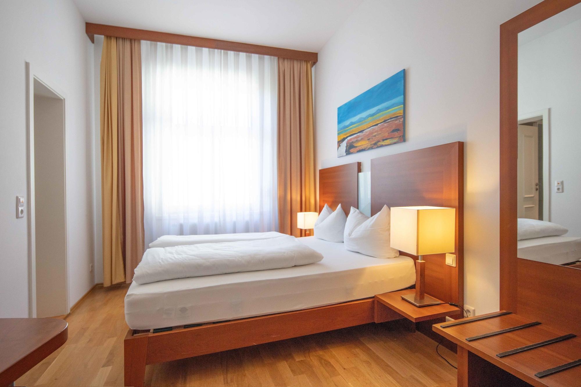 Hotel Graf Zeppelin 3*