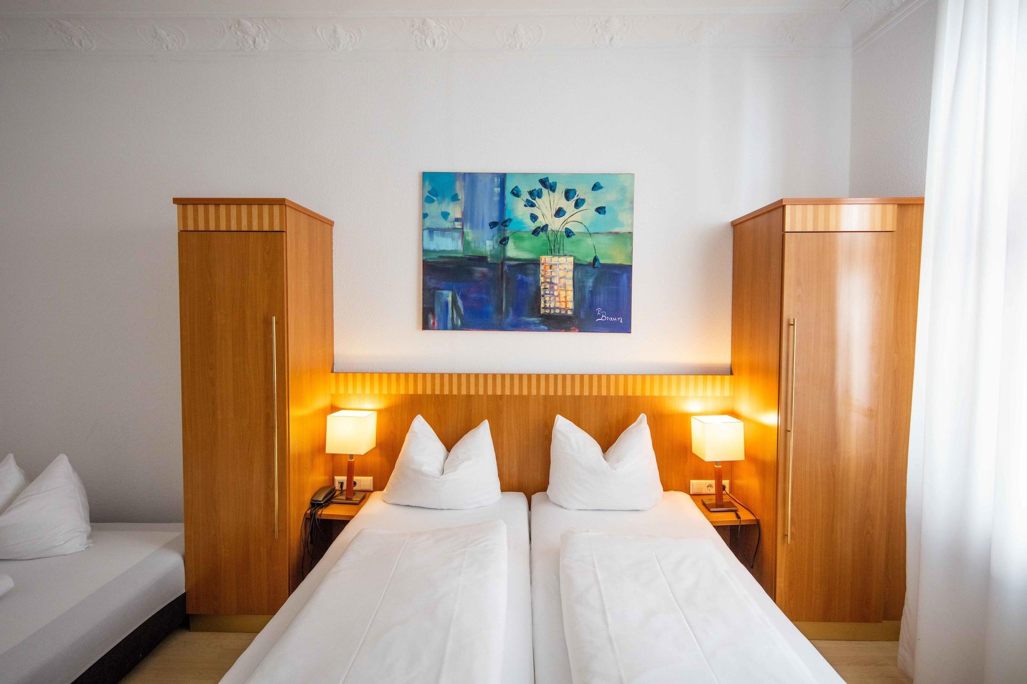 Graf Zeppelin Hotel 3*