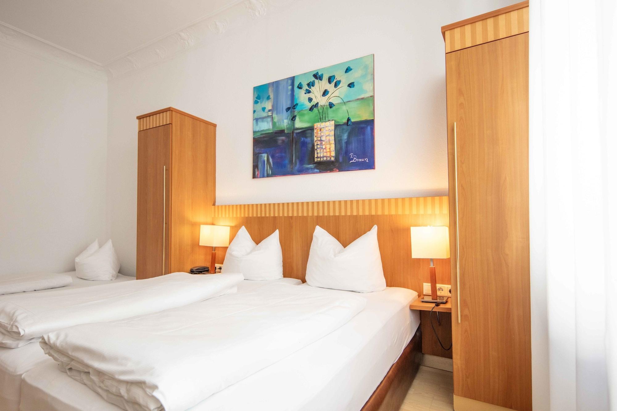 Hotel Graf Zeppelin 3*