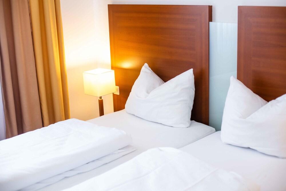 Graf Zeppelin Hotel 3*